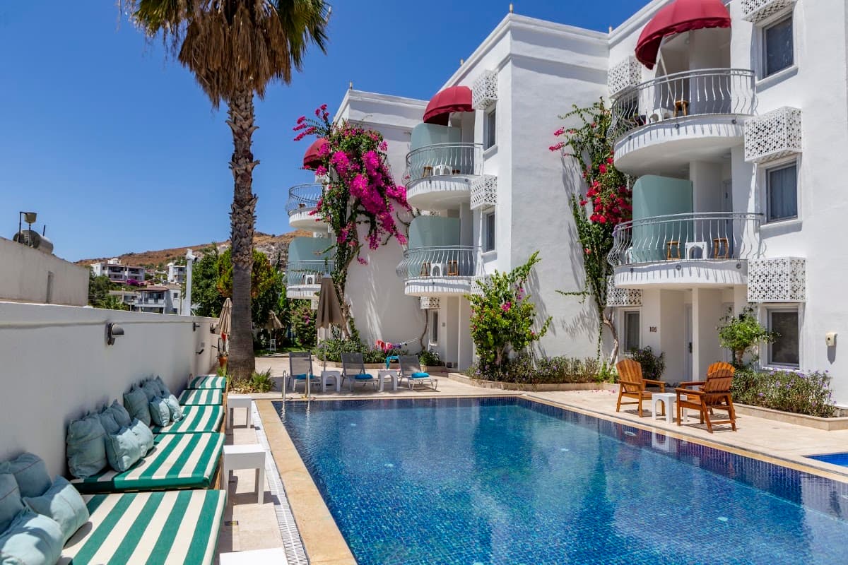 LA BREZZA SUITE &HOTEL