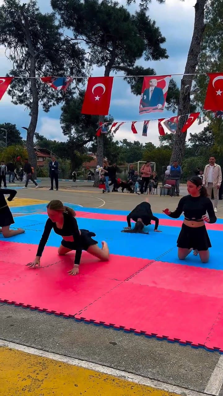 Buntes Gymnastik-Event in Akyaka