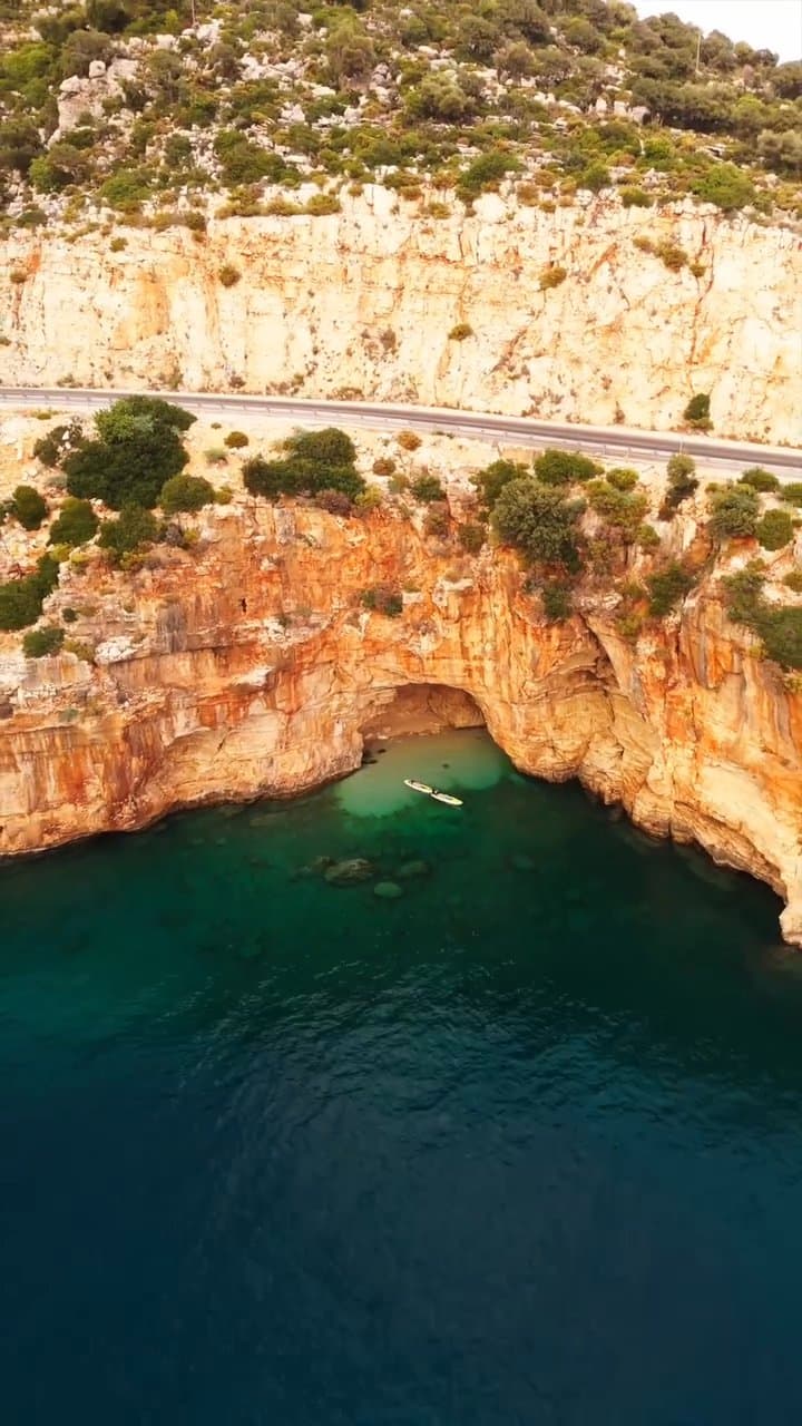 Entdecken Sie die ruhige Mağaralı-Bucht in Finike