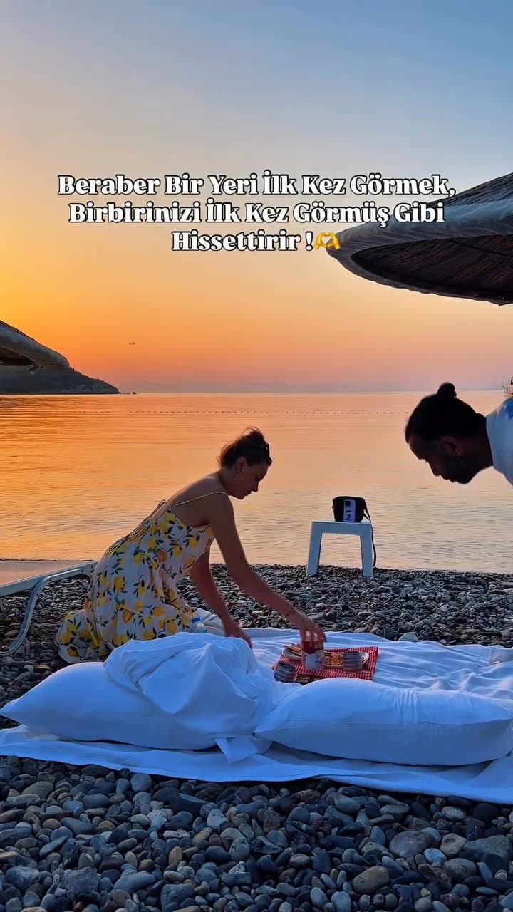Romantischer Sonnenaufgang in der Kargı-Bucht