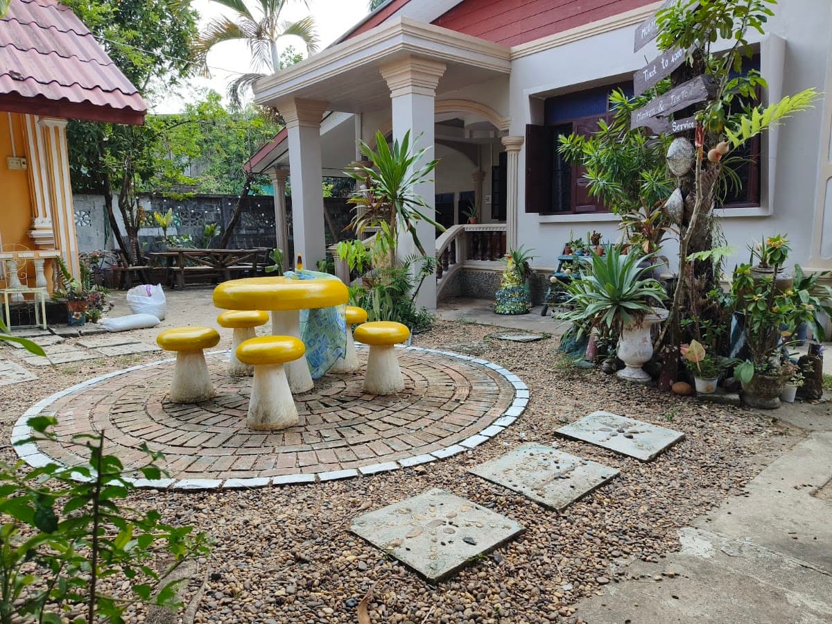 Khamphouy Guest House