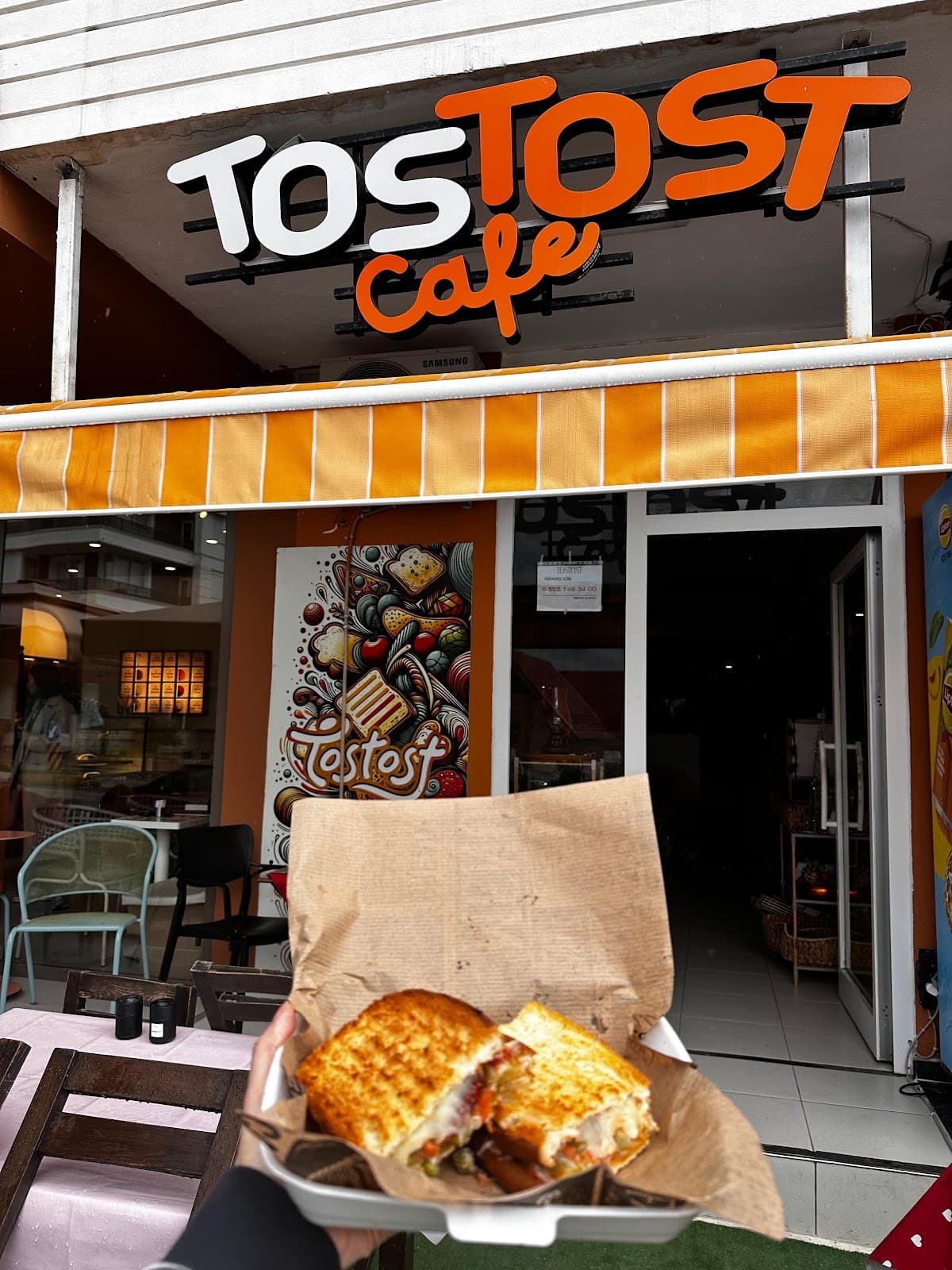 TosTost Cafe & Waffle