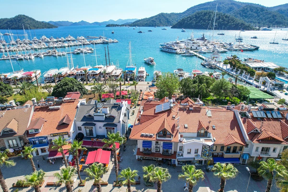 Ünlü Hotel