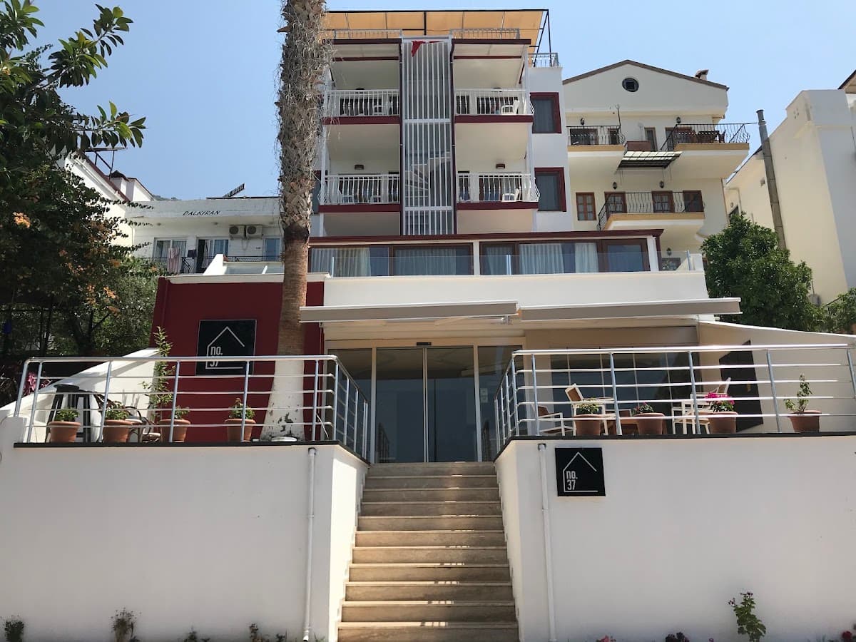 Hotel No 37