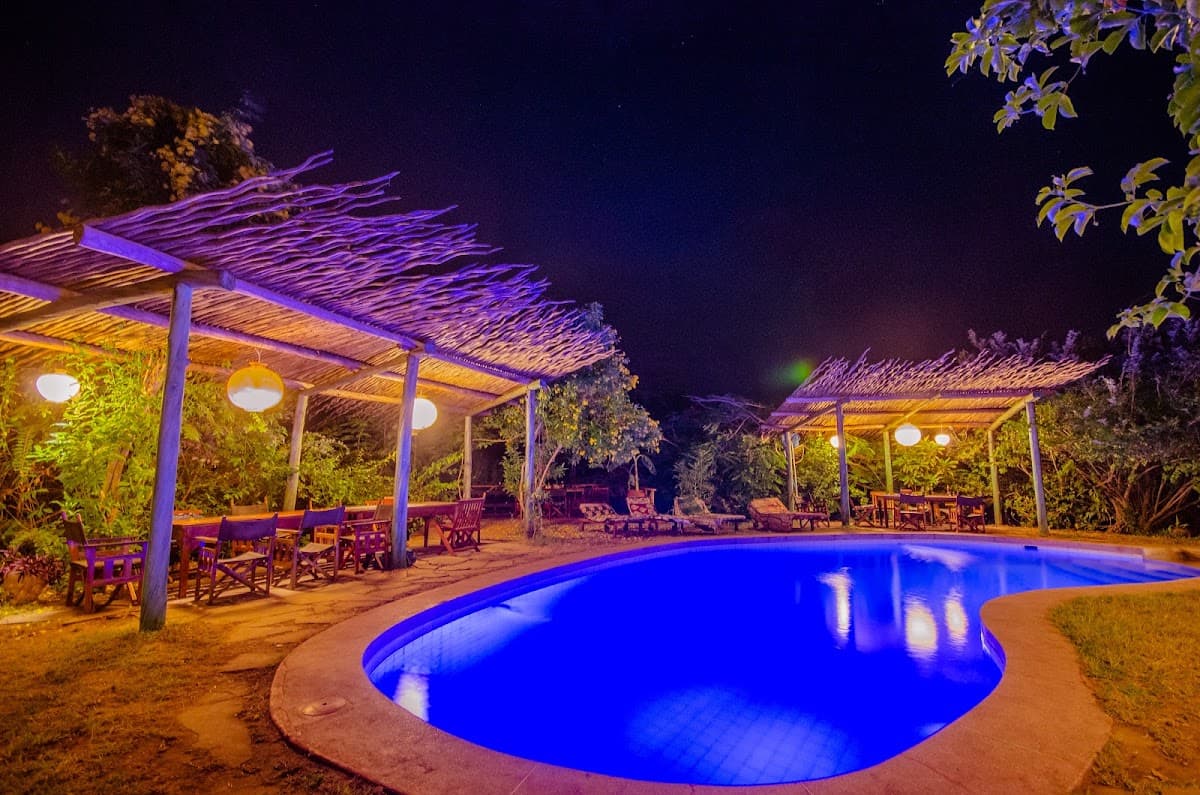 Distant Relatives Ecolodge & Backpackers