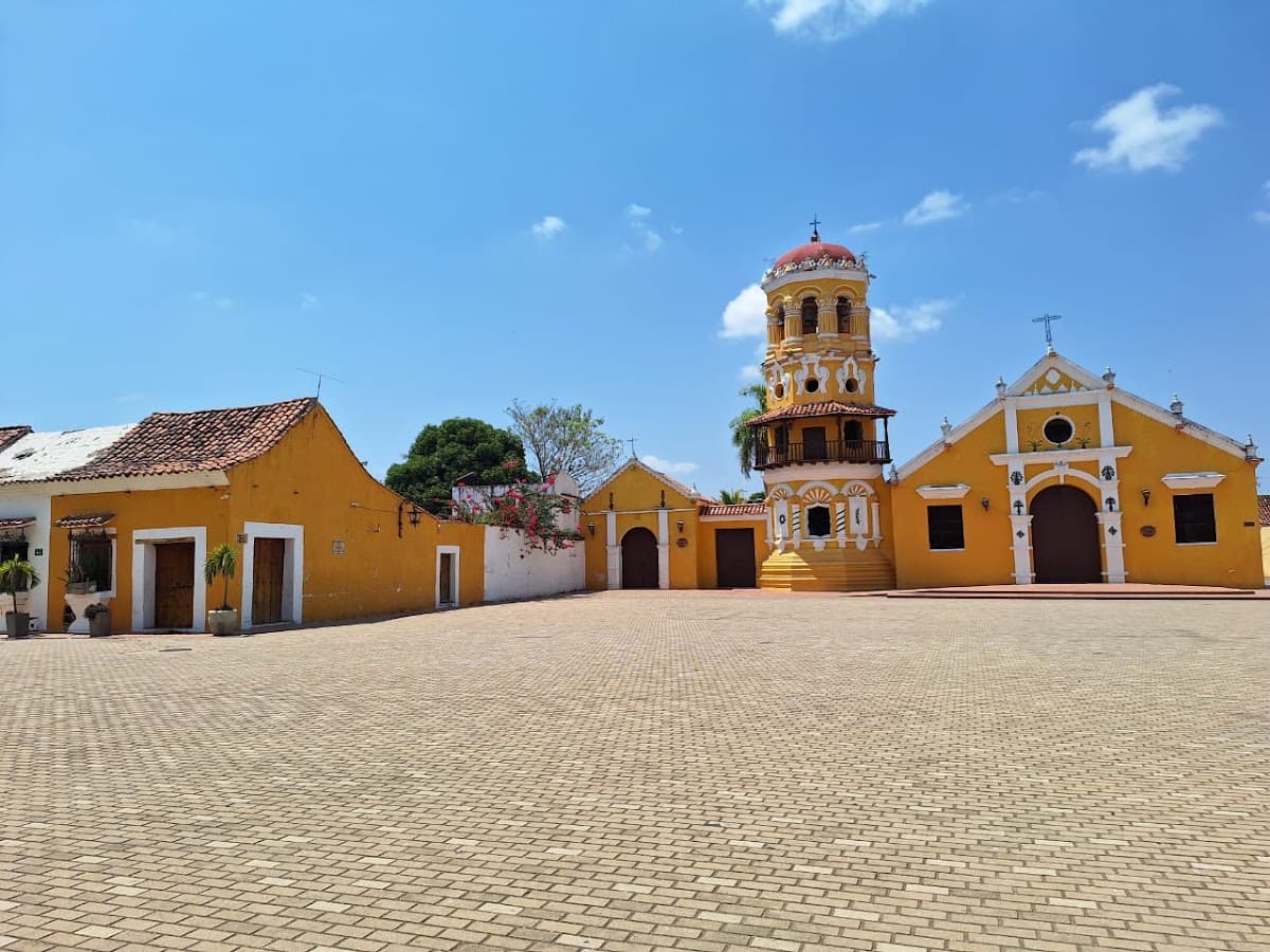Santa Barbara Square